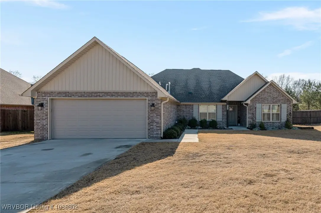 906 Mourning Dove Way, Barling, AR 72923 - Image #1