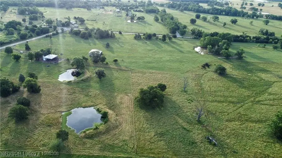 8213 N Highway 252, Lavaca, AR 72941 - Image #2