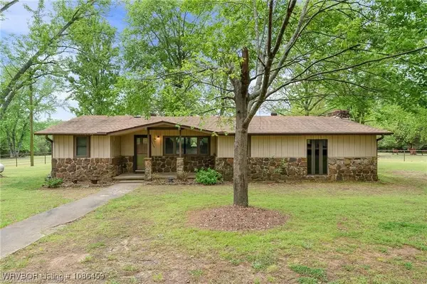10549 Winn Mountain Place, Mountainburg, AR 72946