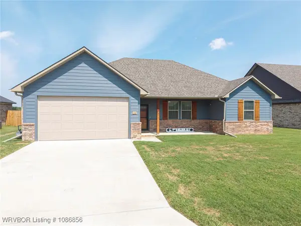 118 Countryside Way, Pocola, OK 74902