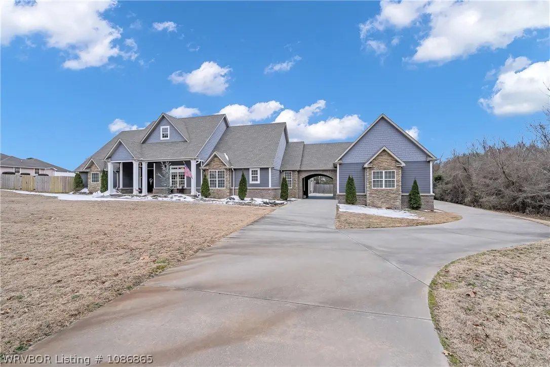 1732 N Mountain Grove Road, Alma, AR 72921 - #1