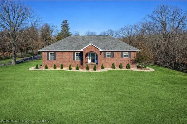 1 Saddleback, Muldrow, OK 74948