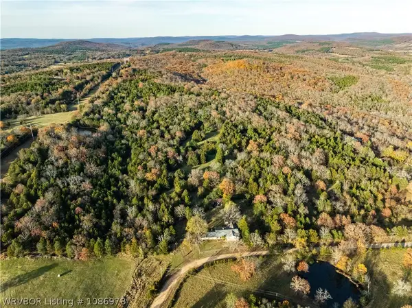 927 Neal Way, Cedarville, AR 72932