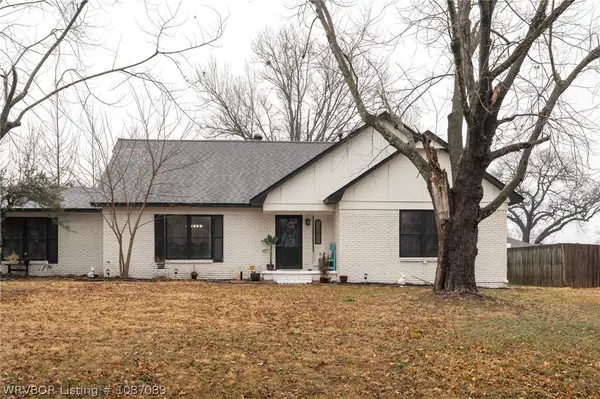 8901 Royal Ridge Drive, Fort Smith, AR 72903