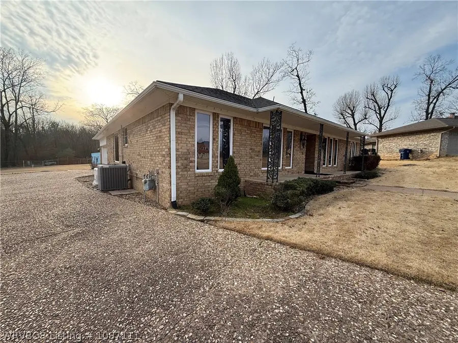 10920 Hunters Point Road, Fort Smith, AR 72903 - #2
