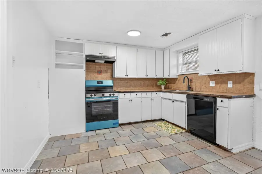 1104 9th Street, Barling, AR 72923 - #3