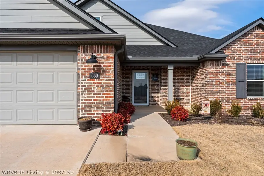 660 Hickory Meadows Avenue, Tontitown, AR 72762 - #3