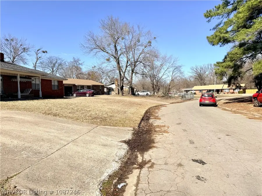 210 S Roberts Loop, Roland, OK 74954 - #3