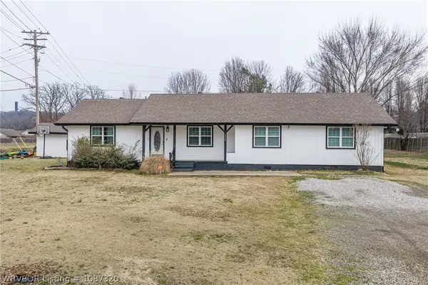 2438 Dora Road, Van Buren, AR 72956