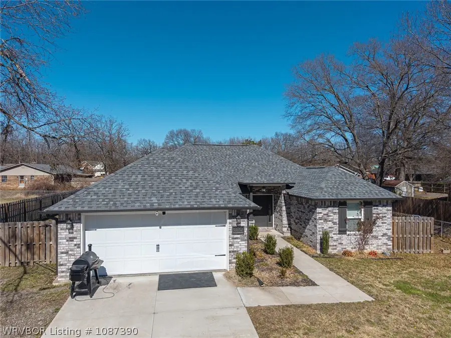 370 Meadors Drive, Alma, AR 72921 - #2