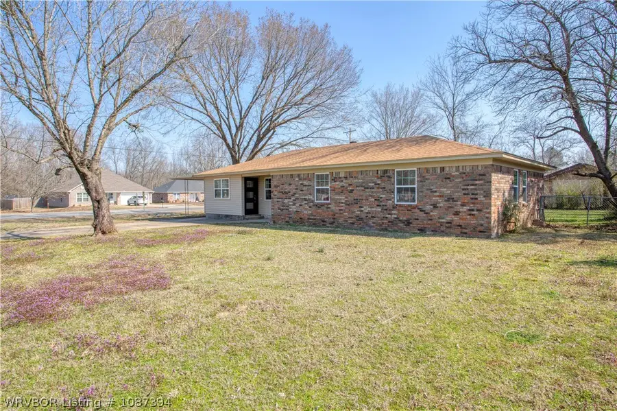 2 S 15th Street, Lavaca, AR 72941 - #3