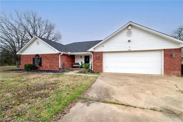 705 Wesley Lane, Muldrow, OK 74948
