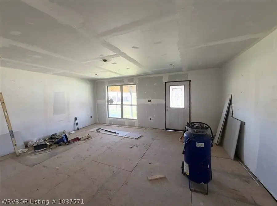 502 W Creek Avenue, Sallisaw, OK 74955 - #2