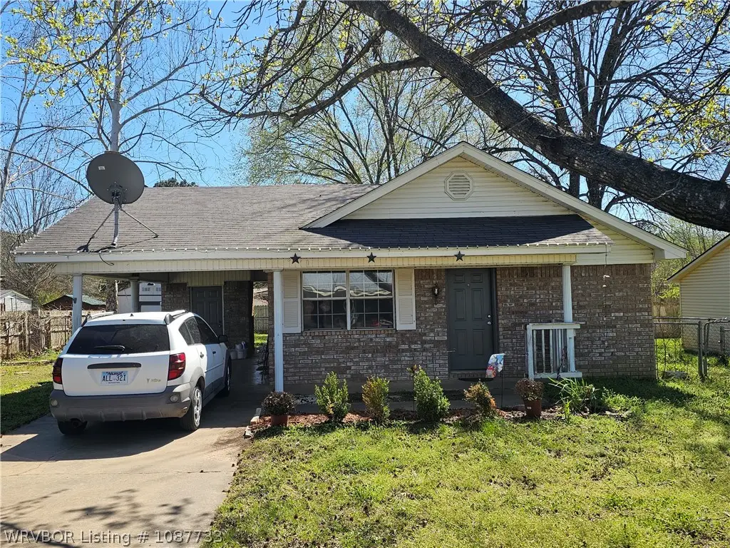 800 E Wahl Street, Paris, AR 72855 - #1