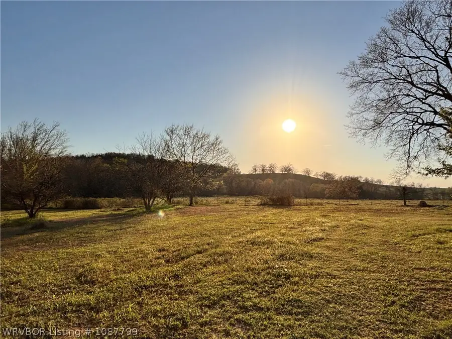 7001 Slaytonville Road, Hackett, AR 72937 - #3