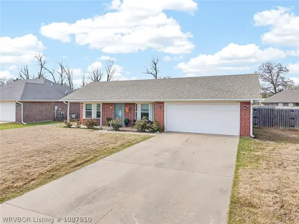 106 Commanche Loop, Roland, OK 74954