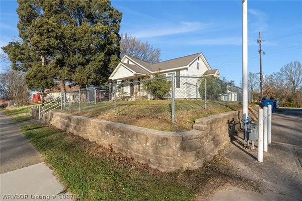 1925 N 6th Street, Fort Smith, AR 72904