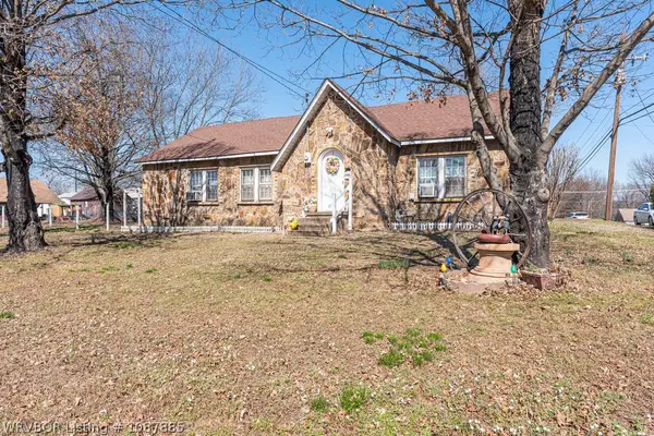 1102 School Street, Ozark, AR 72949