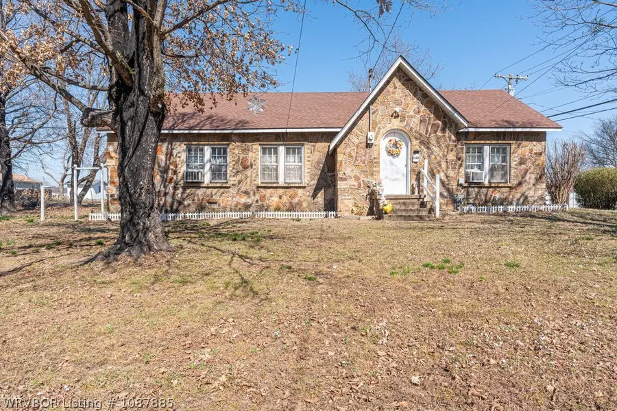 1102 School Street, Ozark, AR 72949 - #2