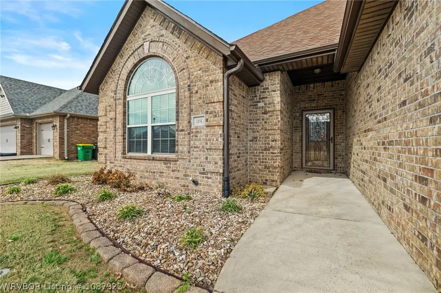 124 Signature Drive, Farmington, AR 72730 - #3