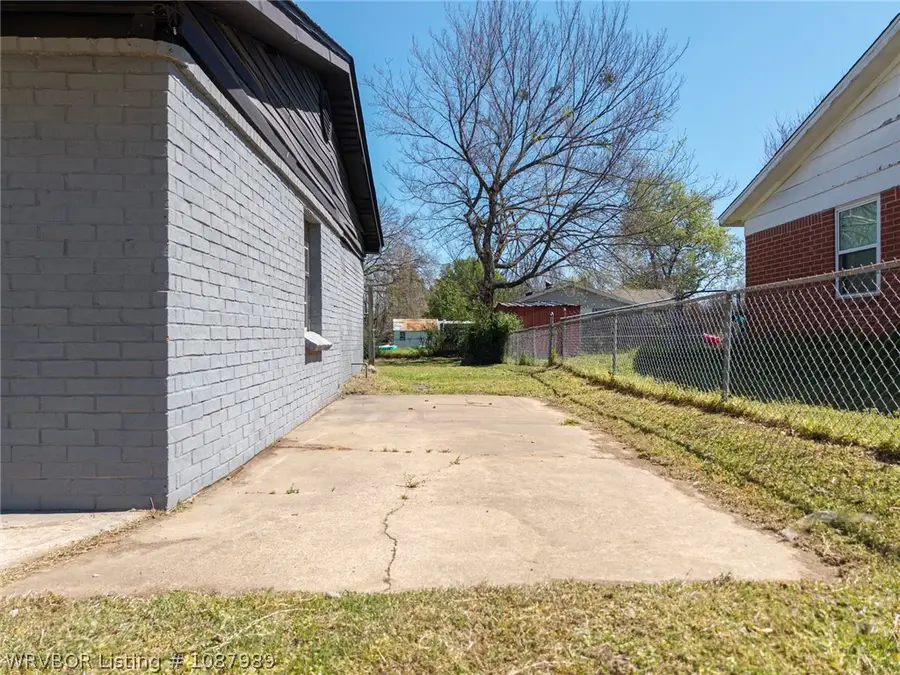 904 22nd Street, Barling, AR 72923 - #3