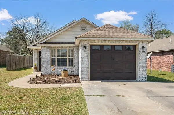 911 S Locust Street, Sallisaw, OK 74955