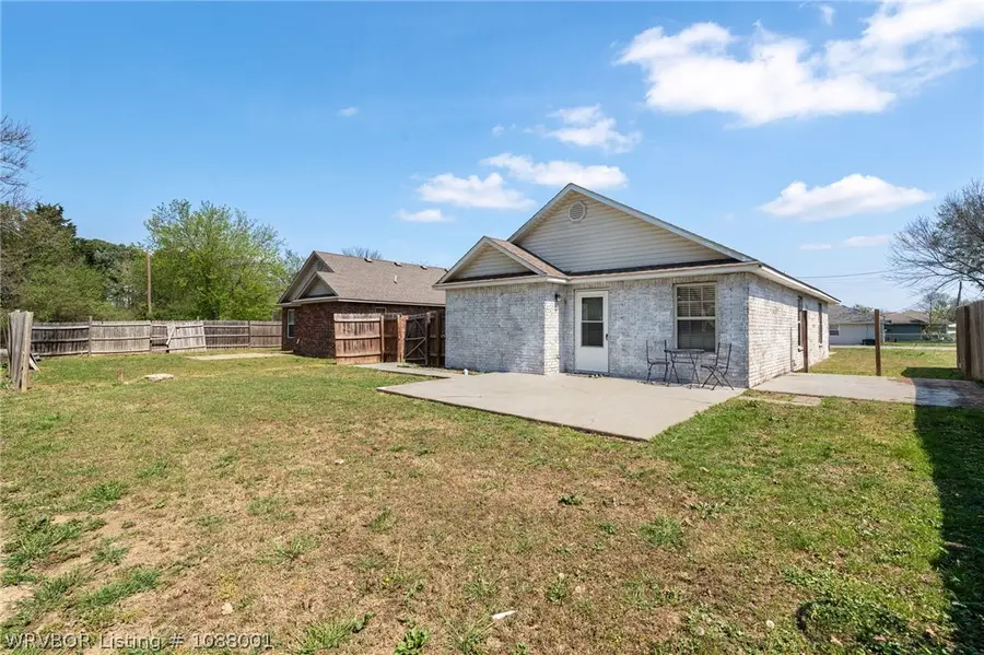911 S Locust Street, Sallisaw, OK 74955 - #3