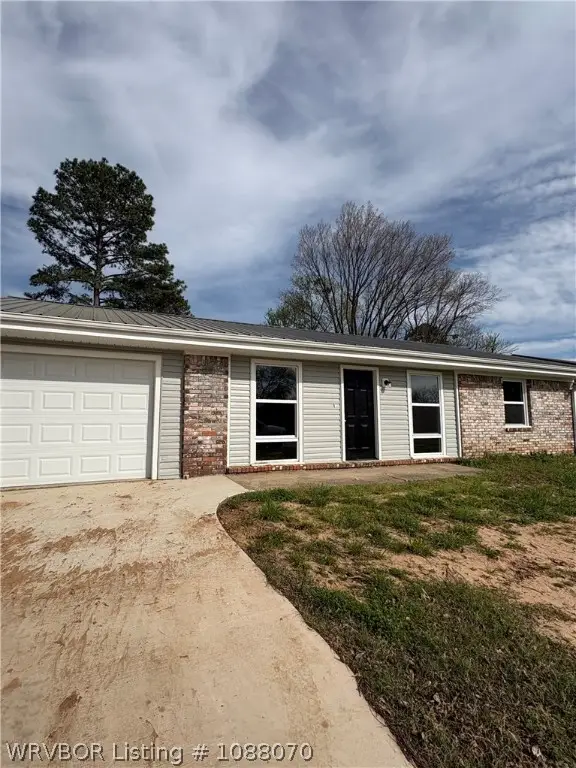 109 S 42nd Street, Van Buren, AR 72956