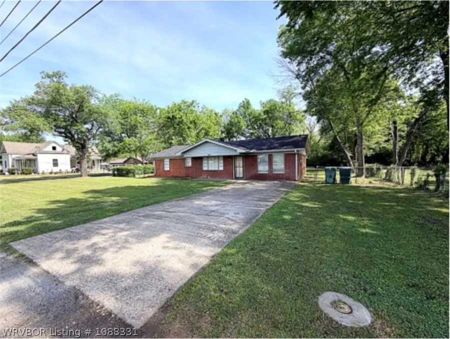 313 W Port Arthur Avenue, Sallisaw, OK 74955 - #2