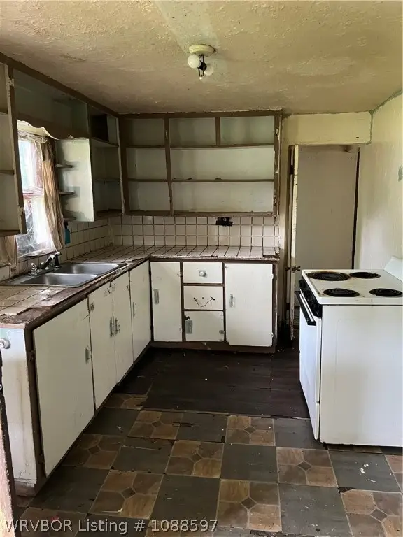 1200 N 2nd Street, Ozark, AR 72949 - #2