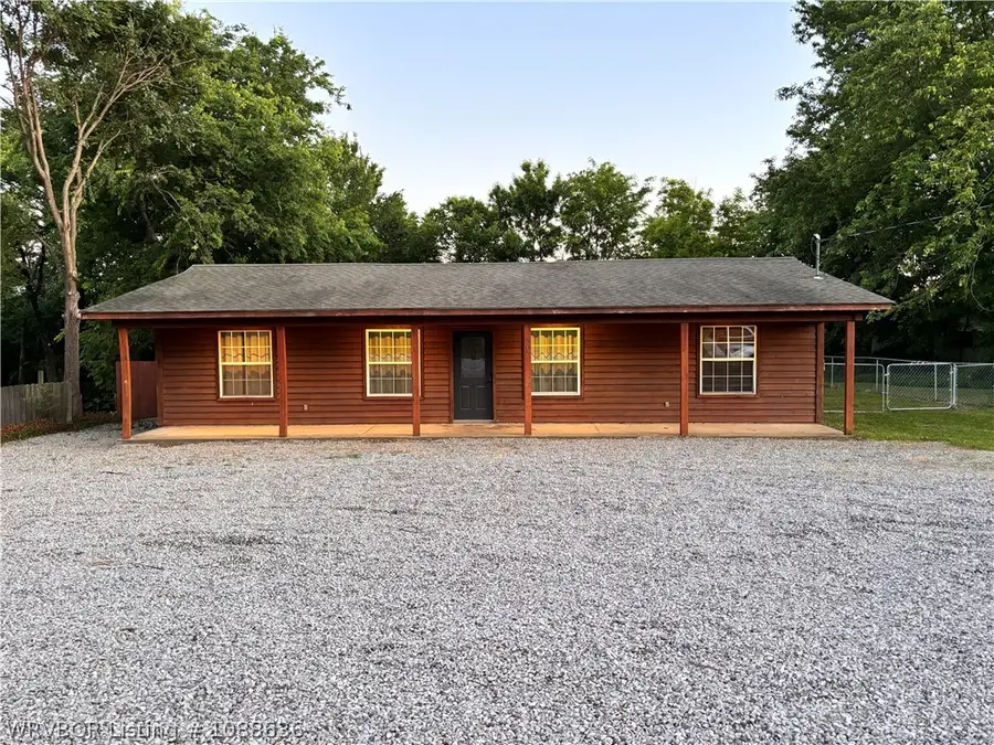 505 E 2nd Street, Hartford, AR 72938 - #2