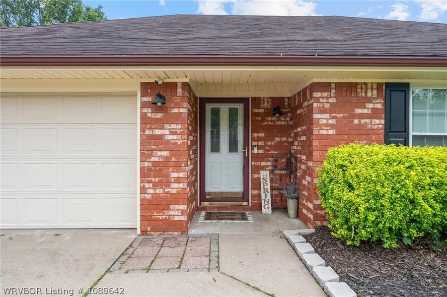 603 J Street, Barling, AR 72923 - #2