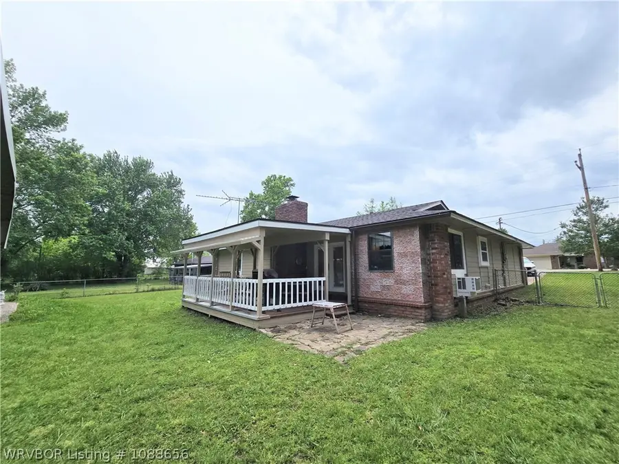 1010 N Daisy Street, Greenwood, AR 72936 - #3