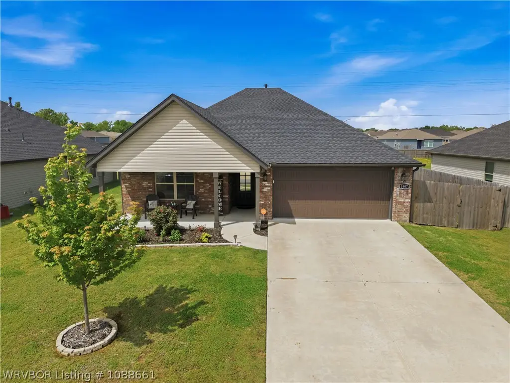 1807 E Endura Park Drive, Siloam Springs, AR 72761 - #1