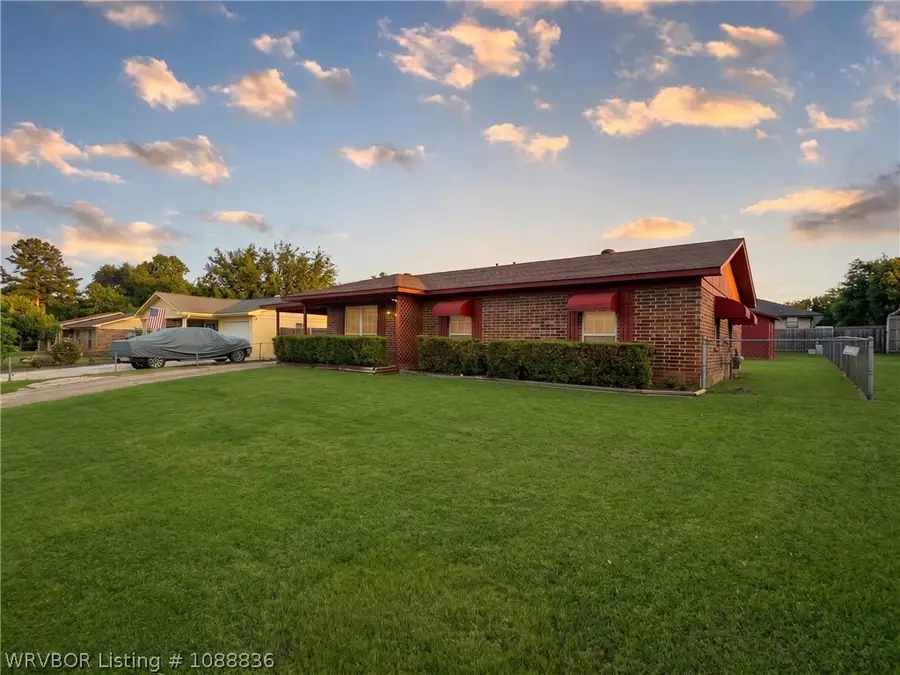1409 N 26th Street, Van Buren, AR 72956 - #2