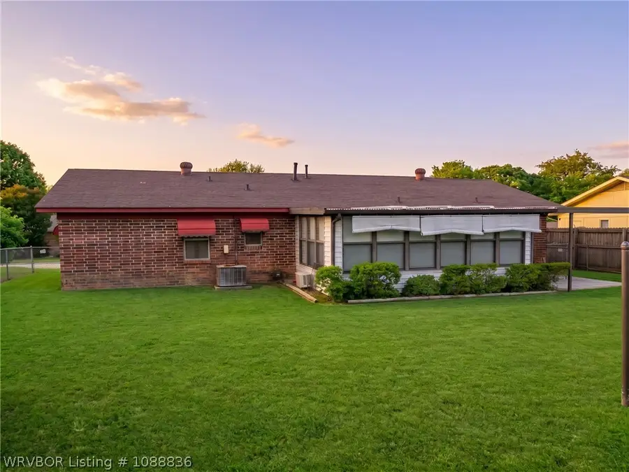1409 N 26th Street, Van Buren, AR 72956 - #3