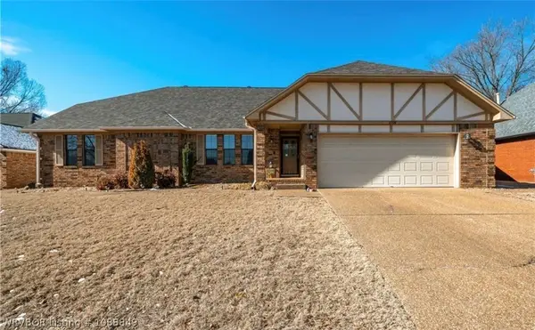 2708 Canterbury Circle, Fort Smith, AR 72903