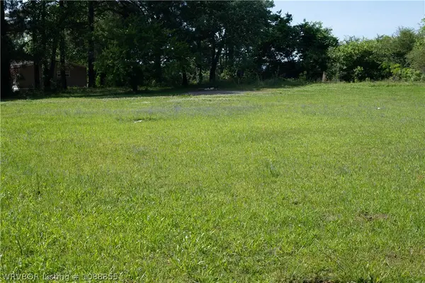 2200 Holt Street, Lavaca, AR 72941
