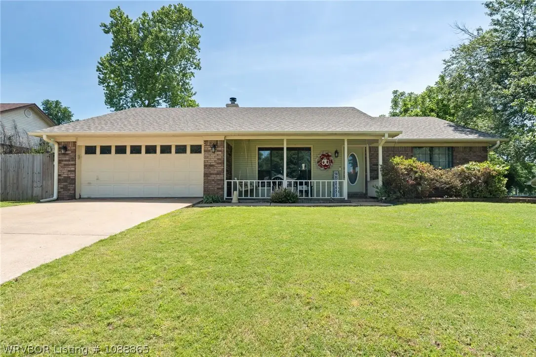 2704 E Phillips Avenue, Sallisaw, OK 74955 - #1