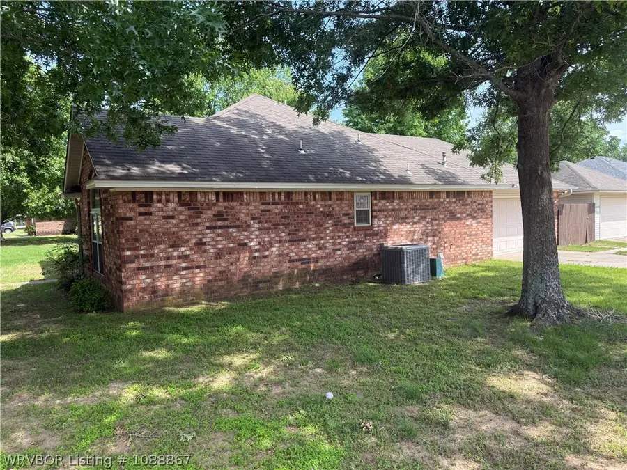 1803 Oakview Drive, Lavaca, AR 72941 - #3