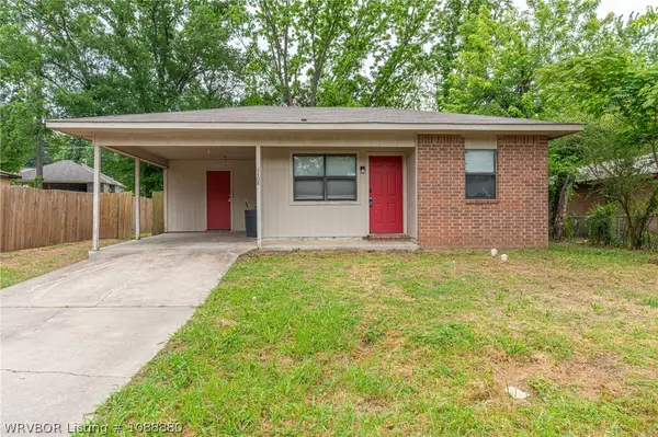 1108 N 28th Place, Van Buren, AR 72956