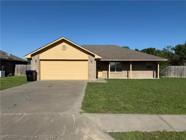 1302 Riley Circle, Alma, AR 72921