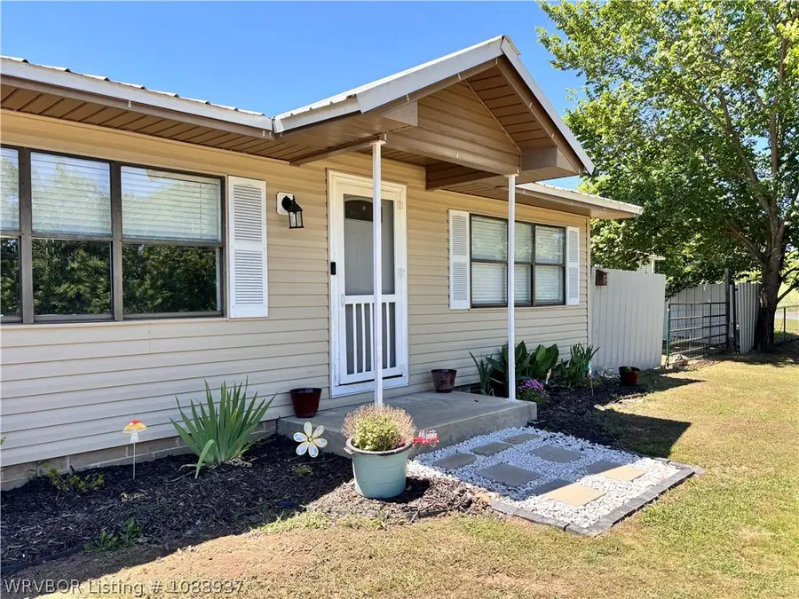 409 Hooper Street, Hackett, AR 72937 - #2