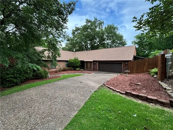 1306 Hidden Valley Street, Van Buren, AR 72956