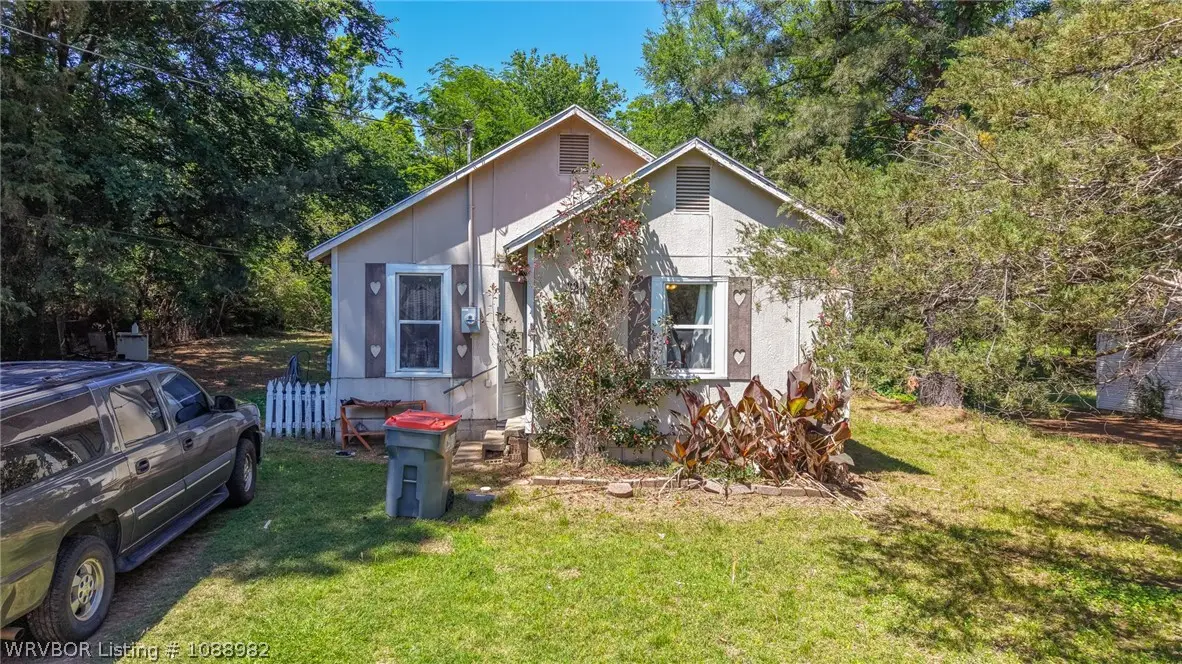 320 W Gary Street, Greenwood, AR 72936 - #1