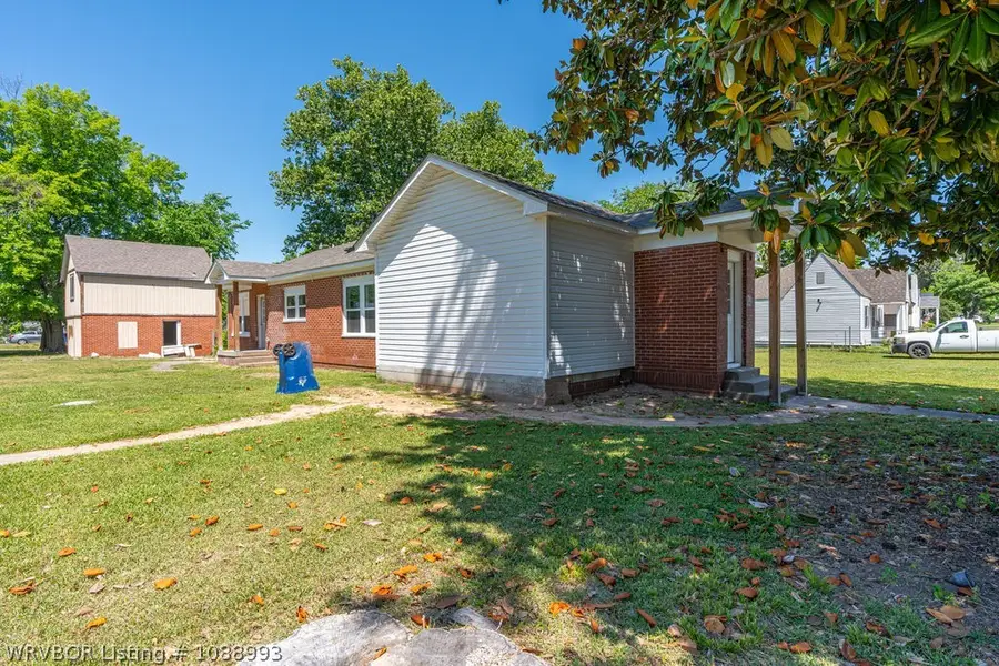 1328 S Bluff Avenue, Fort Smith, AR 72901 - #3