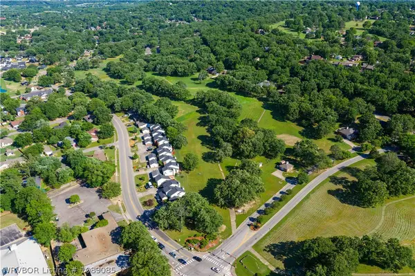 2724 Brooken Hill Drive, Fort Smith, AR 72908