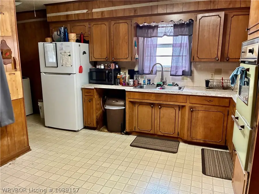 507 Spring Avenue, Mulberry, AR 72947 - #3