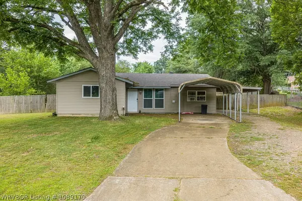 1114 Crescent Drive, Paris, AR 72855