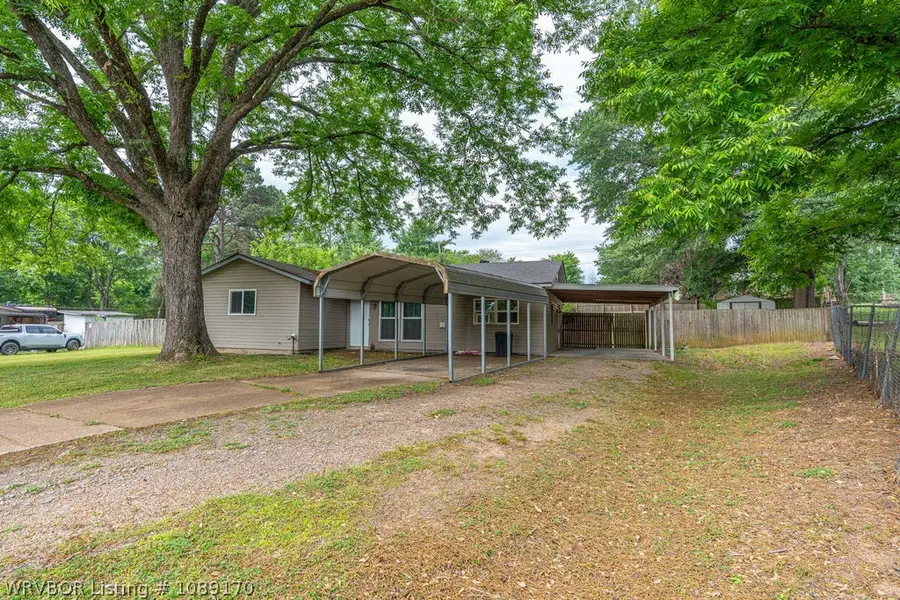 1114 Crescent Drive, Paris, AR 72855 - #2